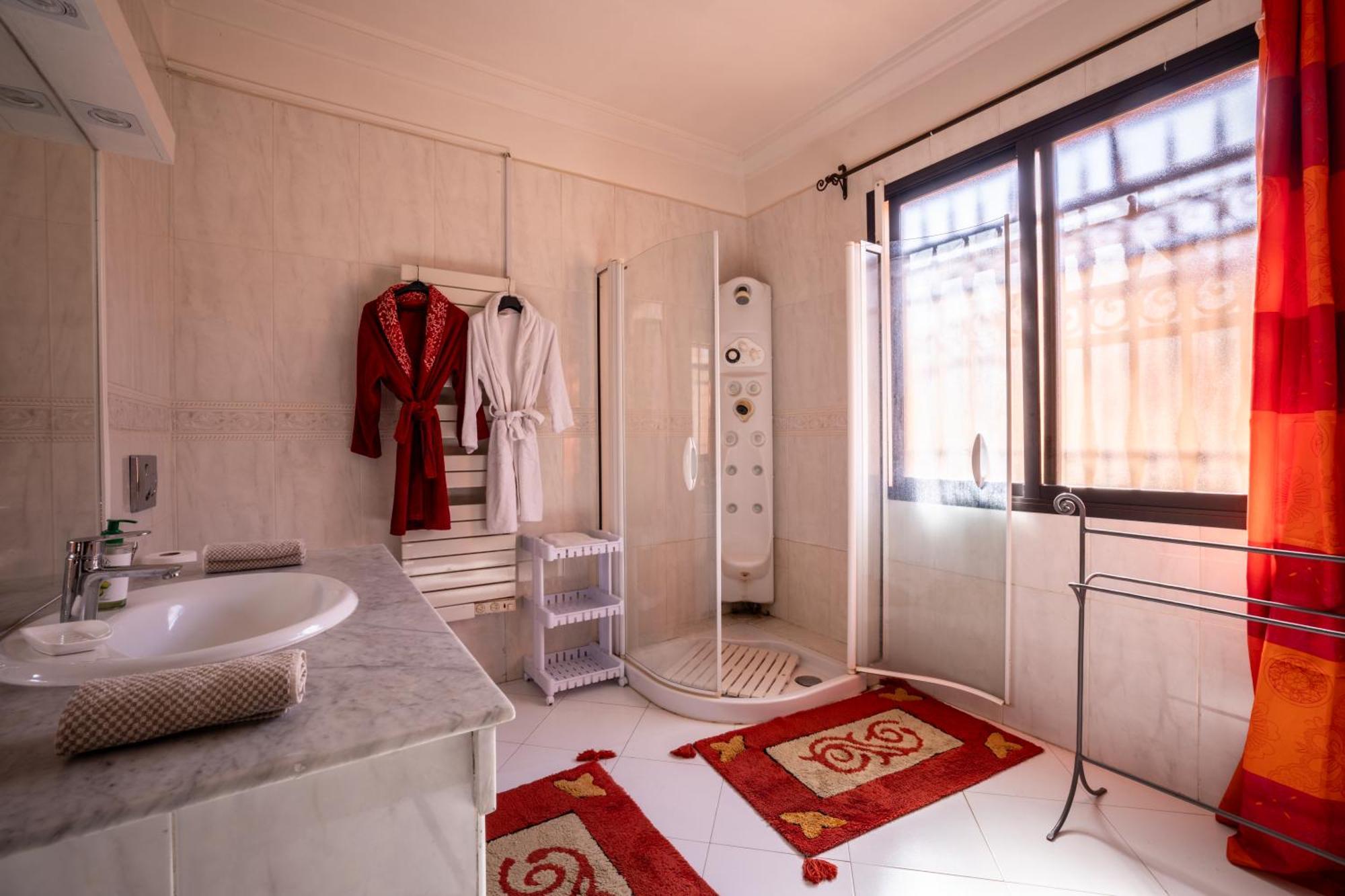 Villa Exclusive Sabah 10 Minutes Du Centre Avec Piscine Privee 马拉喀什 外观 照片